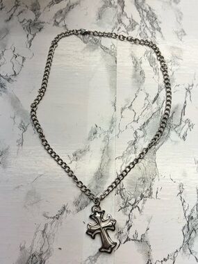 Y2K Silver Chunky Iron Cross Pendant Necklace - Unisex Jewelry Necklaces